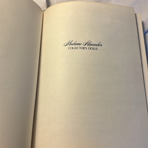 1978 Madame Alexander Collector's Dolls Book - Picture 2 of 16